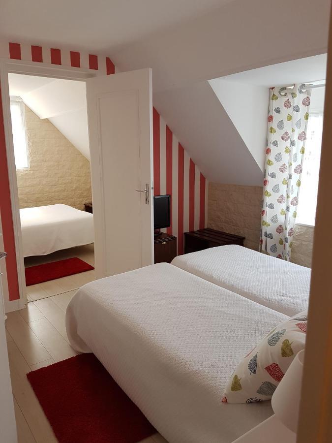 Hotel Restaurant Ferme De La Grande Cour La Rivière-Saint-Sauveur Esterno foto
